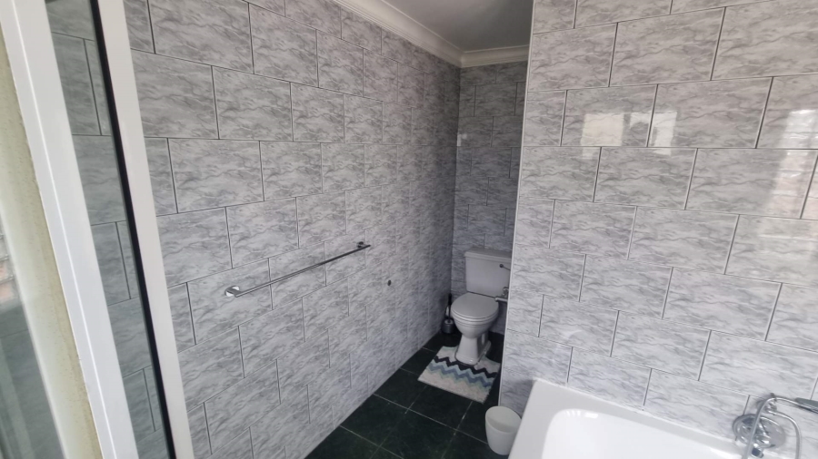 5 Bedroom Property for Sale in Yzerfontein Western Cape